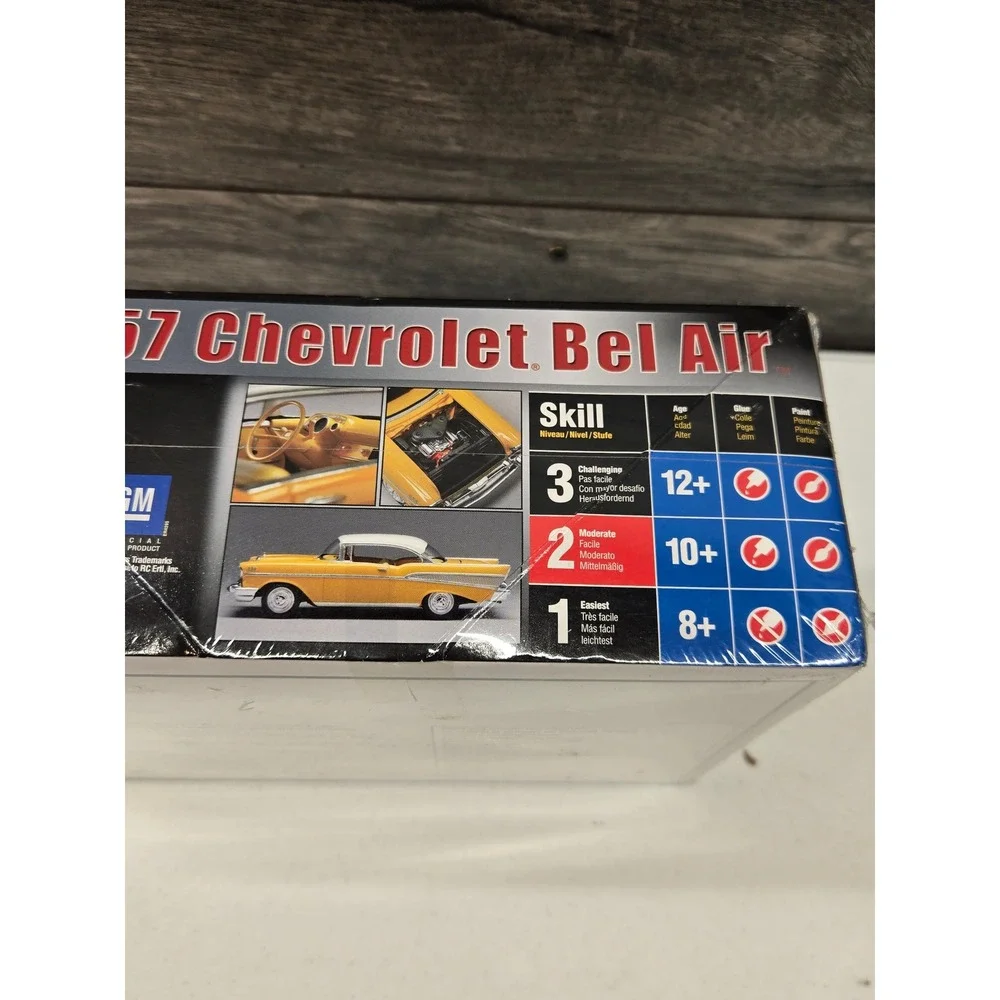 AMT Ertl 1957 Chevrolet Bel Air 1:25 Scale Model Car Kit Skill 2 31955 Sealed